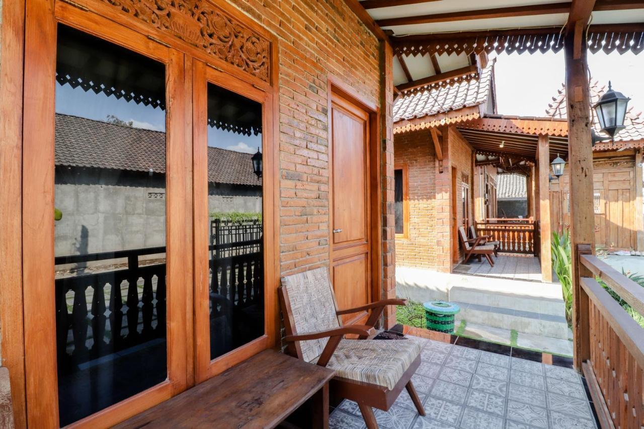 יוגיאקרטה Omah Teras Bata Guesthouse מראה חיצוני תמונה